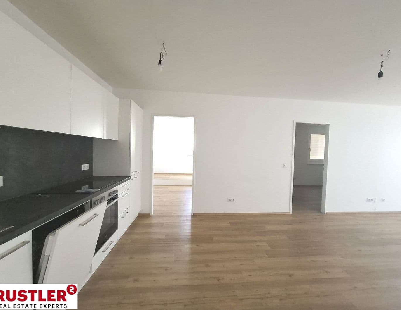 Moderne 4-Zimmer-Wohnung mit Balkon