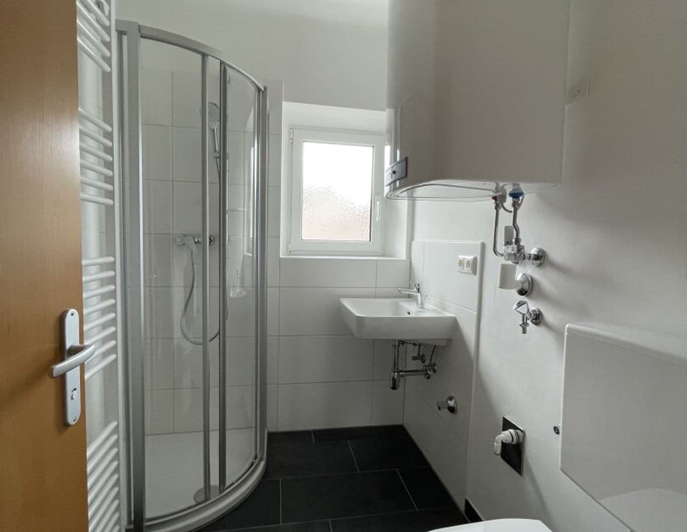 Komplett Renovierte, Günstige 2 Zimmerwohnung - 41M² im Grünen