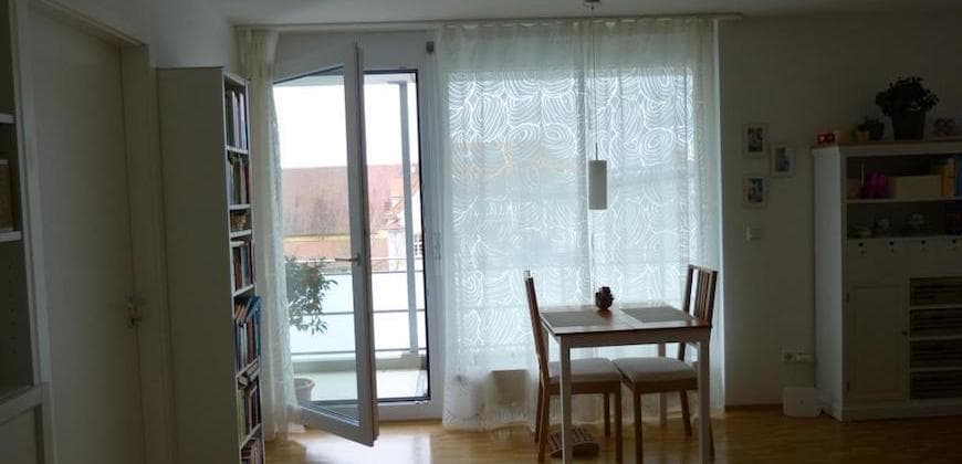 Dachgeschosswohnung mit Balkon. Privat an Privat.