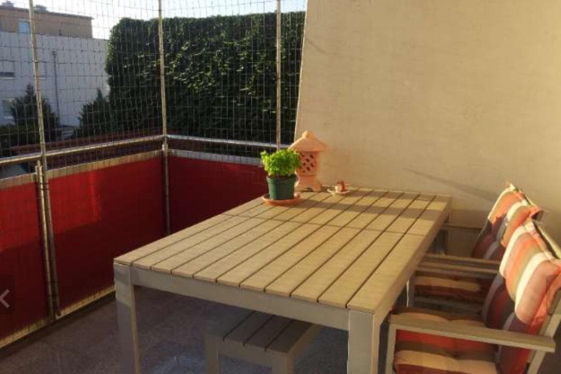 Privat:Wunderschöne 2 Zimmer Wohnung mit sonniger 15m2 Loggia!! Nachmieter gesucht