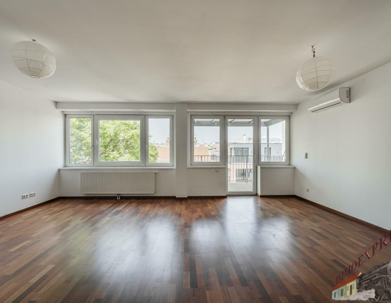Hoch-Exklusiv Und Moderne 4-Zimmer Wohnung (Klimatisiert) im 7.Liftstock, Nähe Karlskirche, Schwarzenbergplatz + 10 m² Balkon + Garage