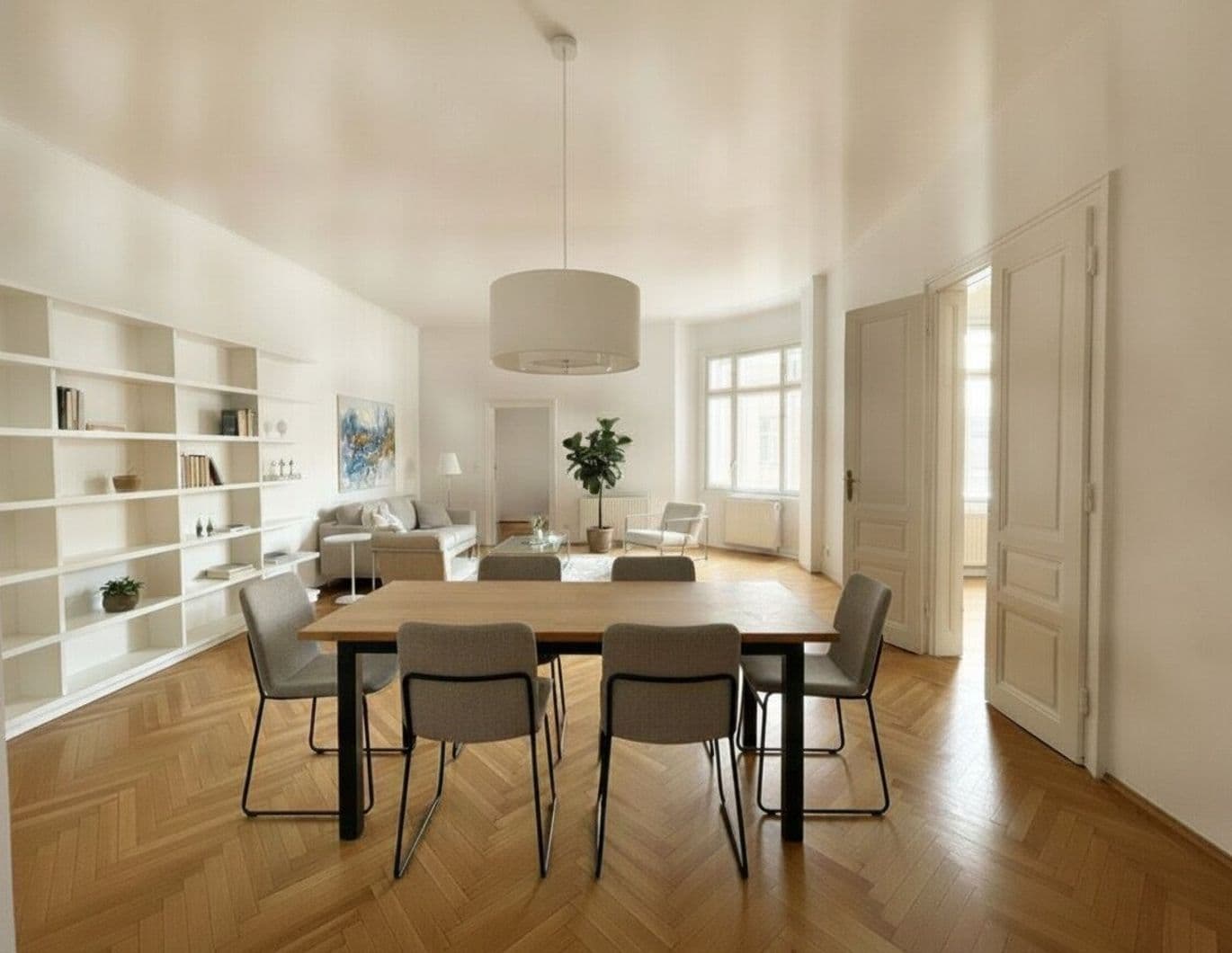 In Renovierung - Unbefristet: Wohnen in Bestlage in einer Altbauwohnung