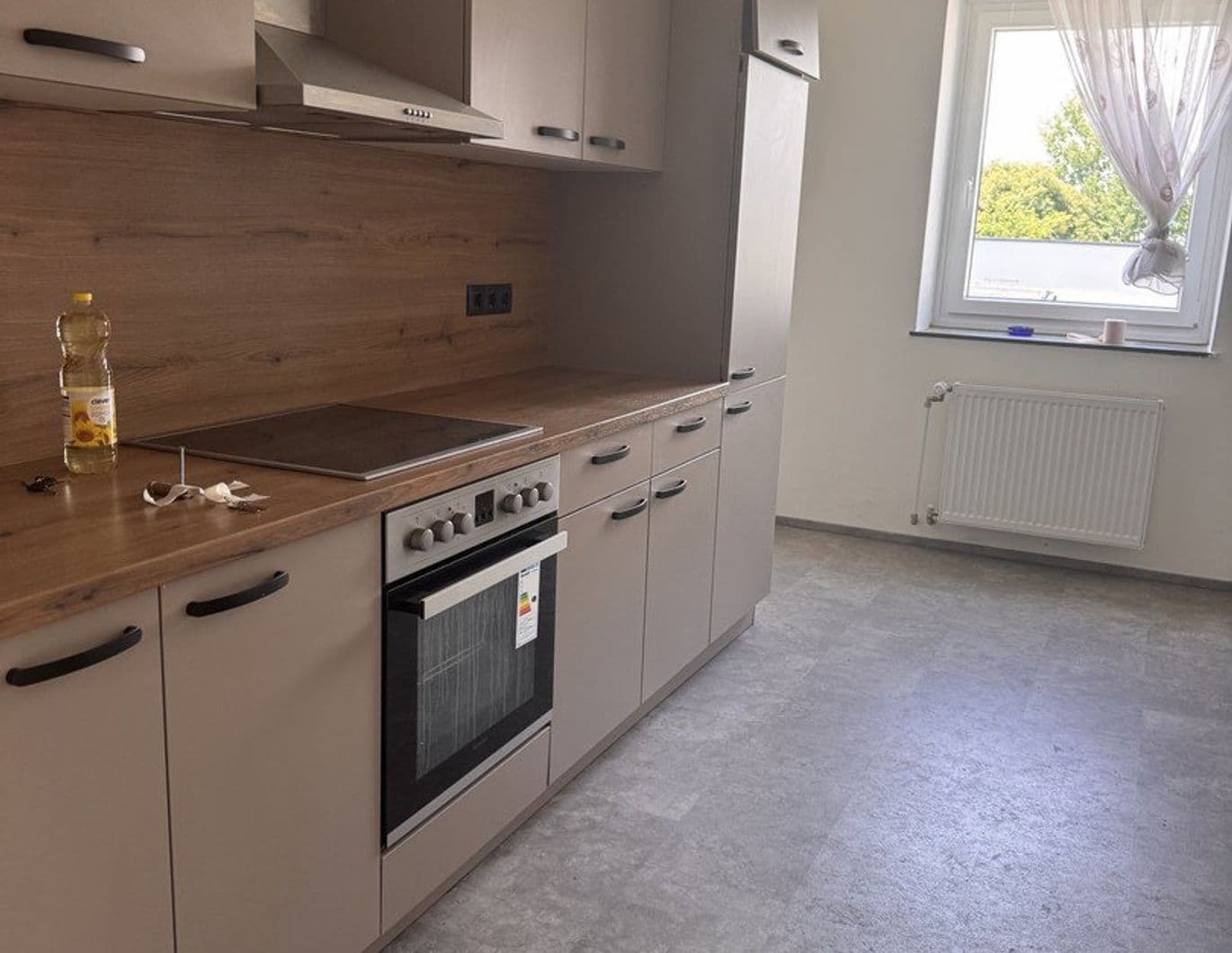 Schöne 2 Zi-Wohnung mit Balkon