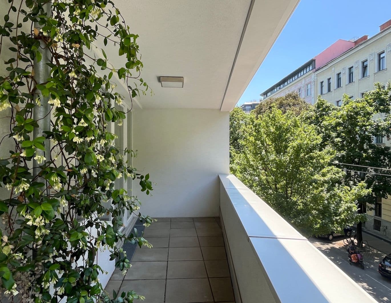 Helle 3-Zimmer-Neubauwohnung | Grünlage, Top Anbindung | 75M²+12M² Loggia | Garage | Provisionsfrei