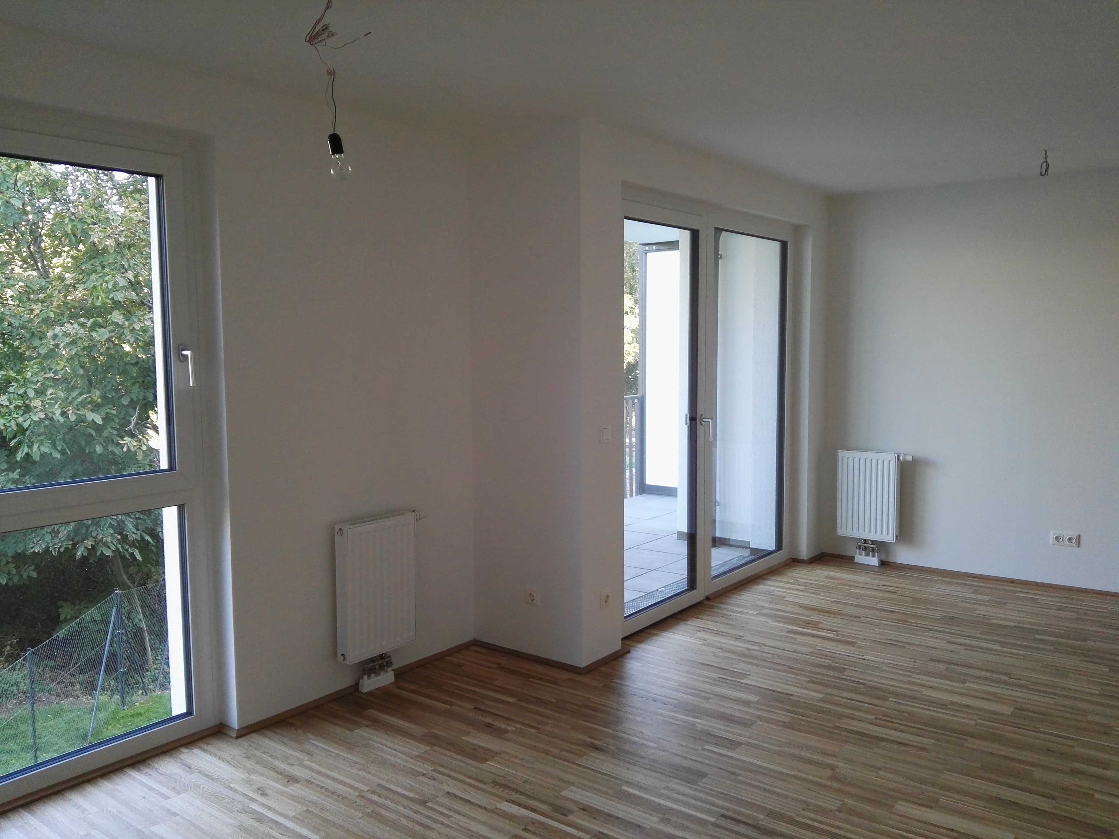 PROVISIONSFREI, 2 Zimmer, große Loggia, Küche, U-Bahn Nähe (Gasometer), Garagenplatz