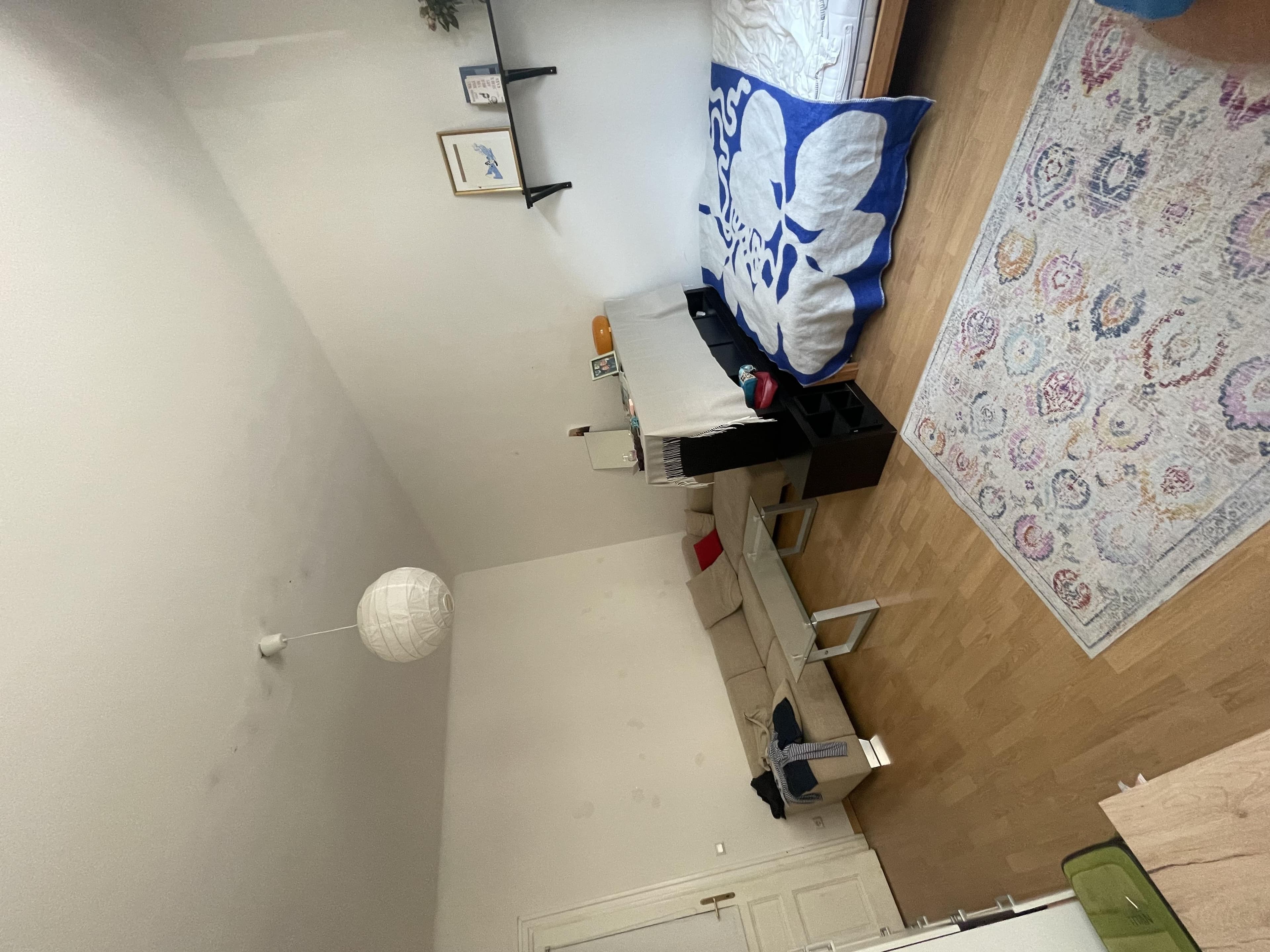 Zimmer zur Untermiete frei mit mögl. Übernahme