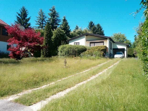 Einfamilienhaus mit großem Garten